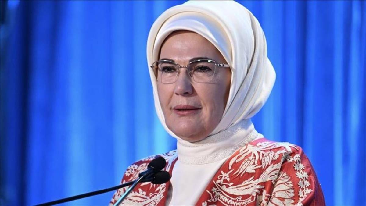 Emine Erdoğan, İslam aleminin Regaip Kandili'ni kutladı