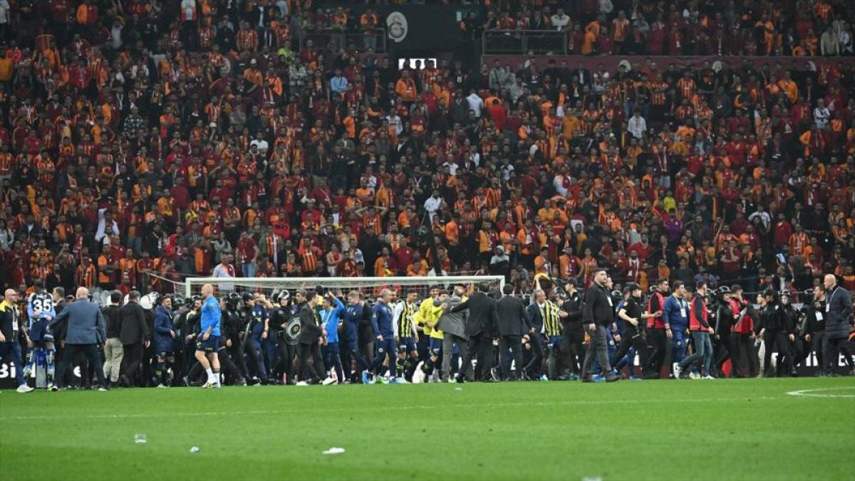 Galatasaray-Fenerbahçe derbisi sonrasındaki olaylara ilişkin Ali Koç ve Selahattin Baki ifadeye çağrıldı