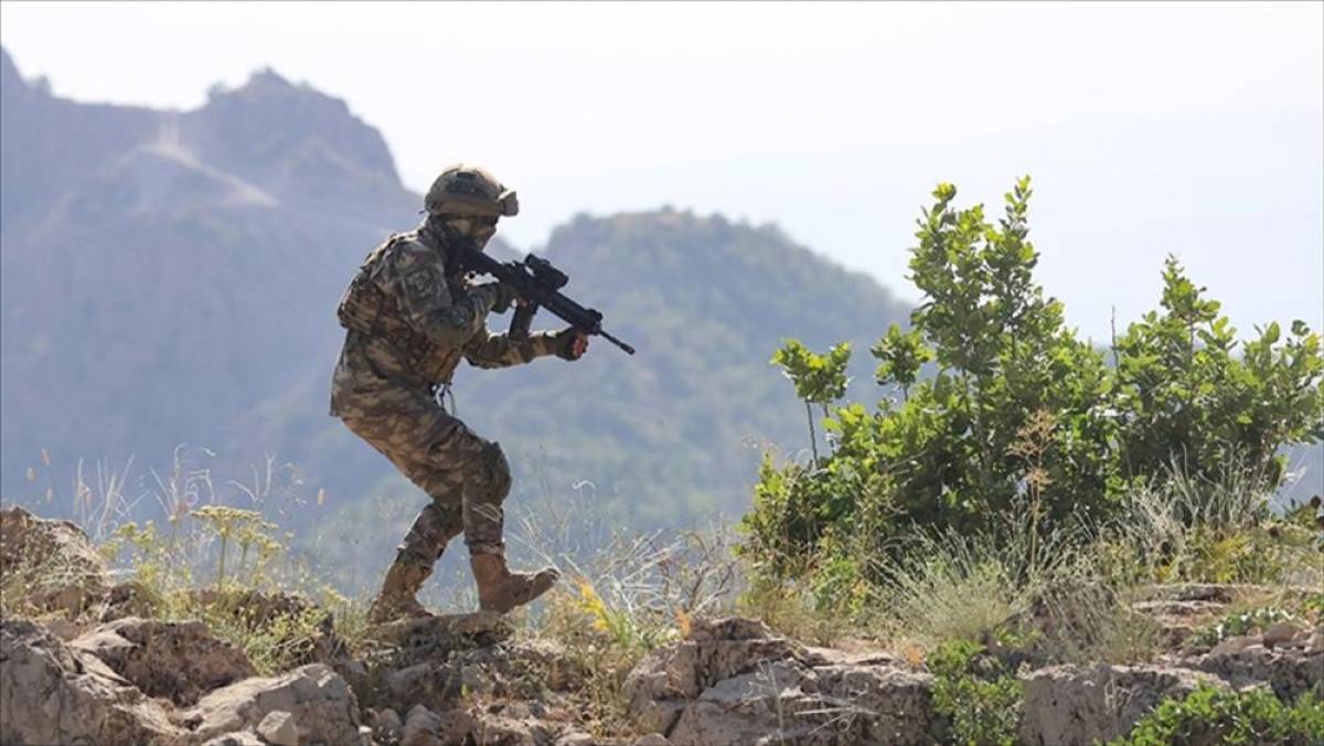 Fırat Kalkanı bölgesi ve Suriye'nin kuzeyinde PKK/YPG'li 20 terörist etkisiz hale getirildi