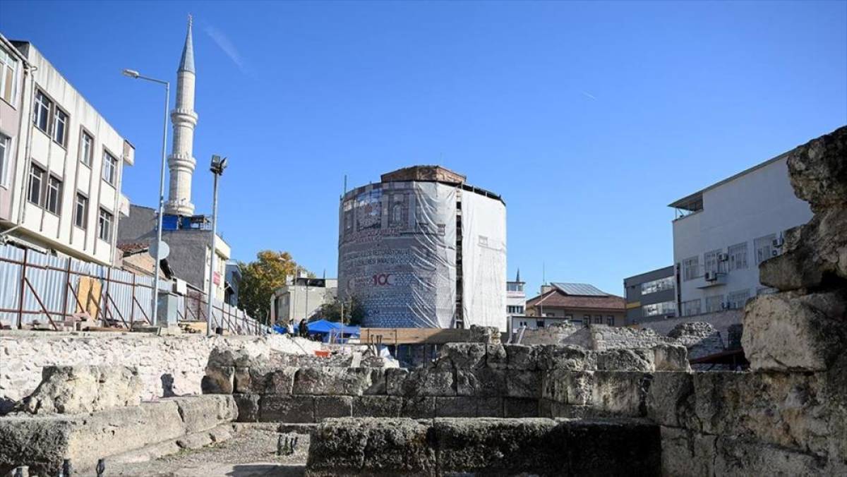 Edirne'de restorasyonu süren Makedon Kulesi'ndeki çalışmalarda şapelin de olduğu kalıntılar bulundu