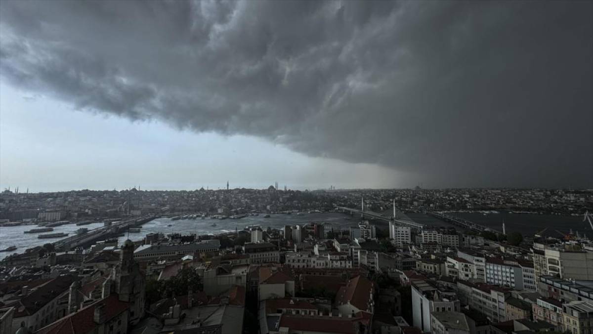 İstanbul için fırtına ve sağanak uyarısı