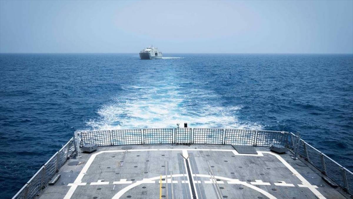 TCG Kınalıada korveti Umman Deniz Kuvvetlerine ait gemi ile eğitimler gerçekleştirdi