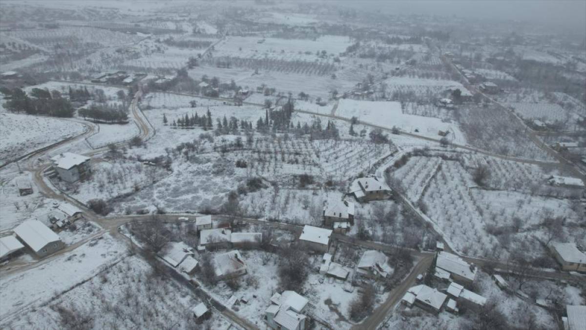 Antalya'da sağanak ve yüksek kesimlerde kar etkisini sürdürüyor